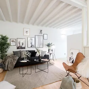 https://lolaloft.es-andalucia.com